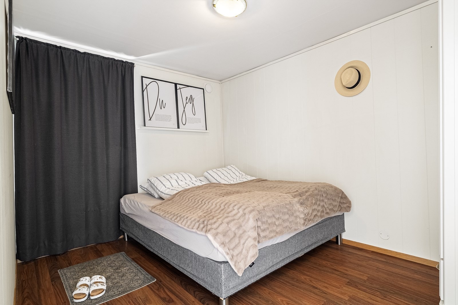 Soverom i sokkelleilighet Galleribilde