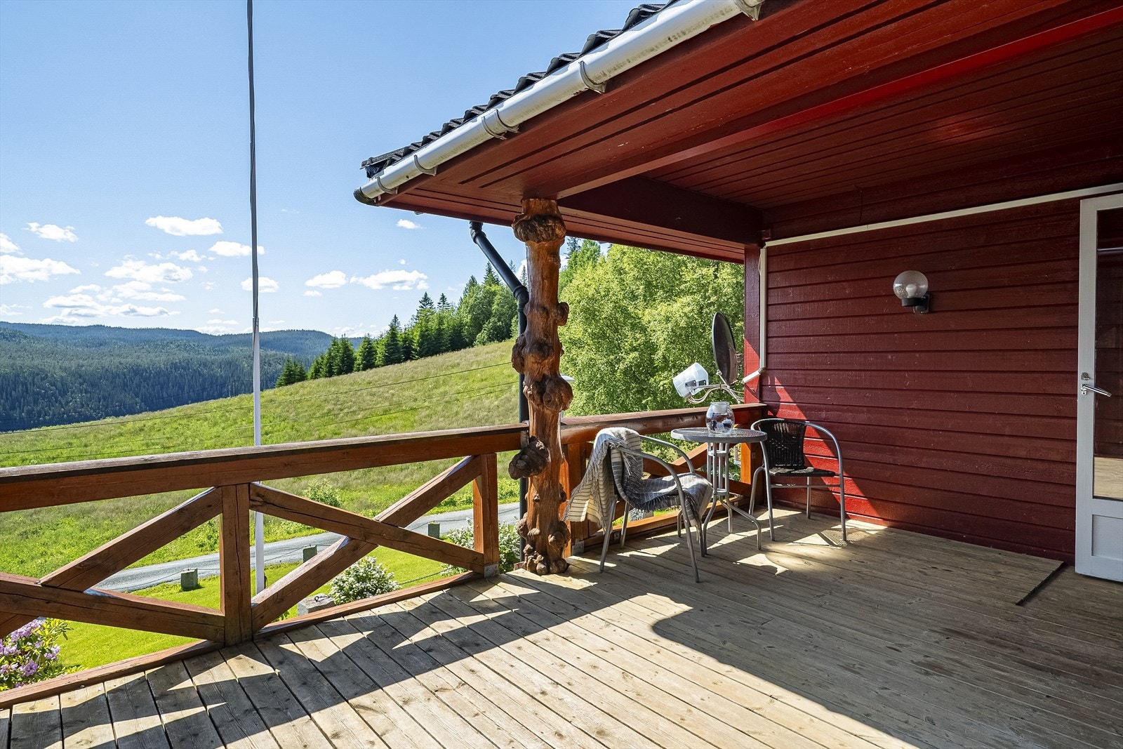 Terrasse med god og romslig plass Galleribilde
