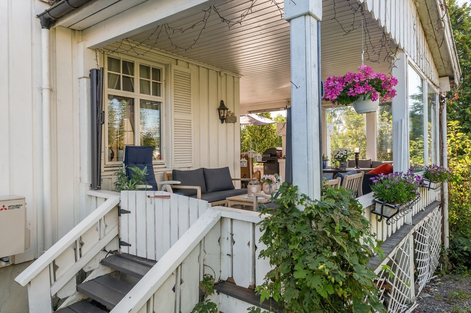 Delvis overbygget veranda. Galleribilde