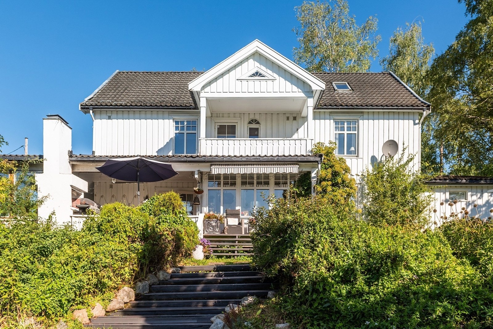 Innholdsrik enebolig midt i Lena sentrum! Galleribilde