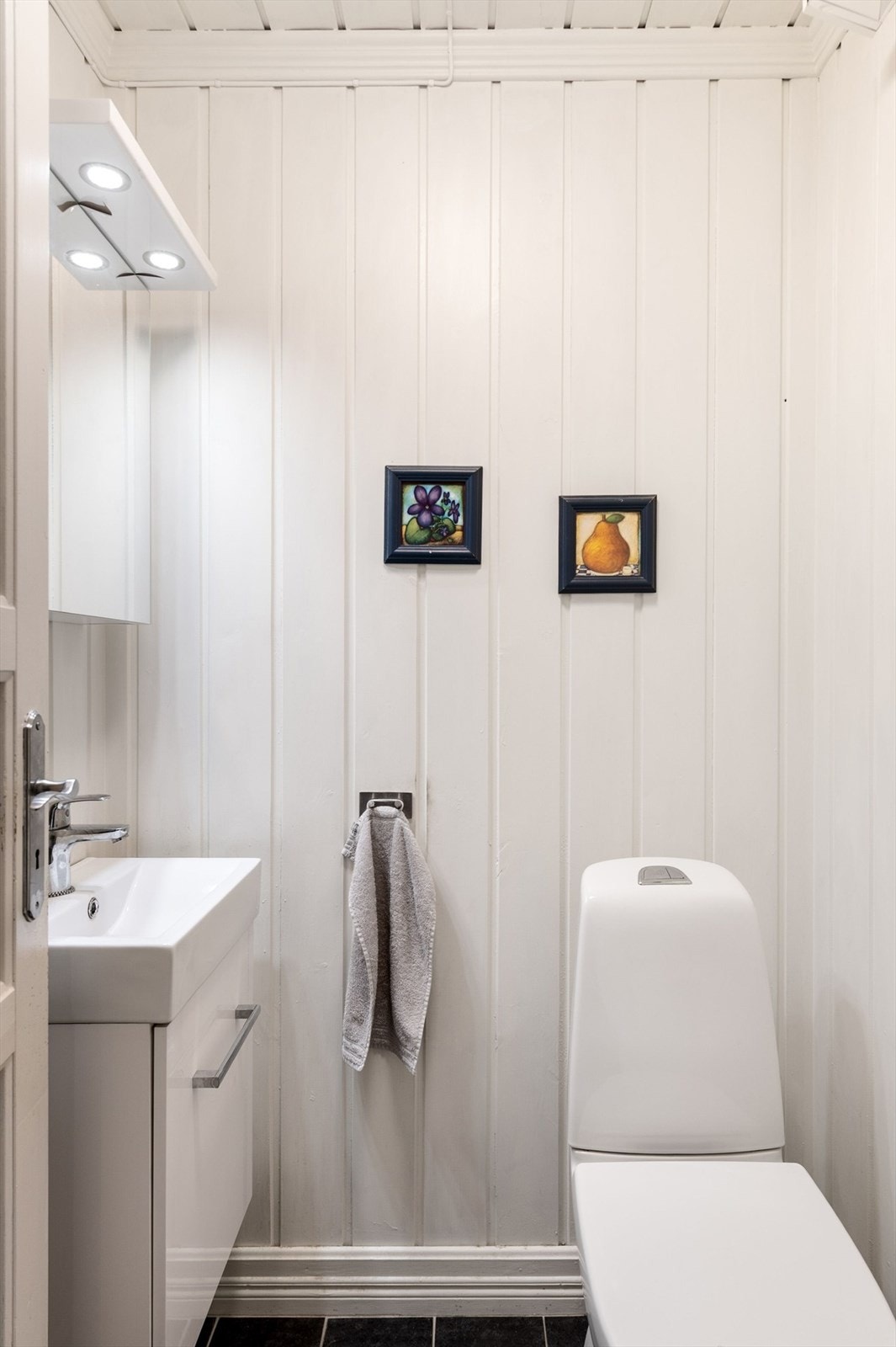 Toalettrom i 1. etasje. Galleribilde