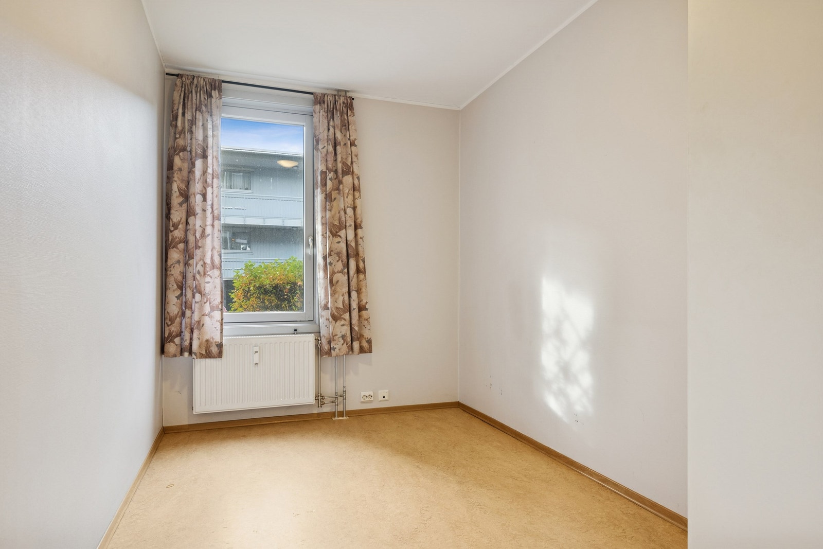 Det andre soverommet egner seg godt som barnerom, gjesterom eller kontor. Galleribilde