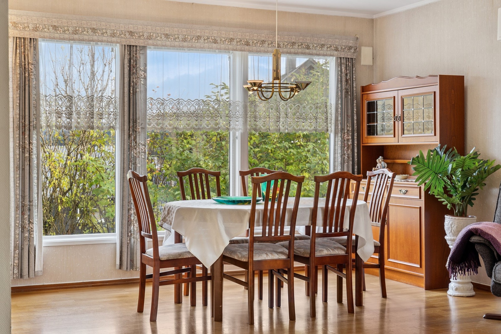 God plass til spisebord. Galleribilde