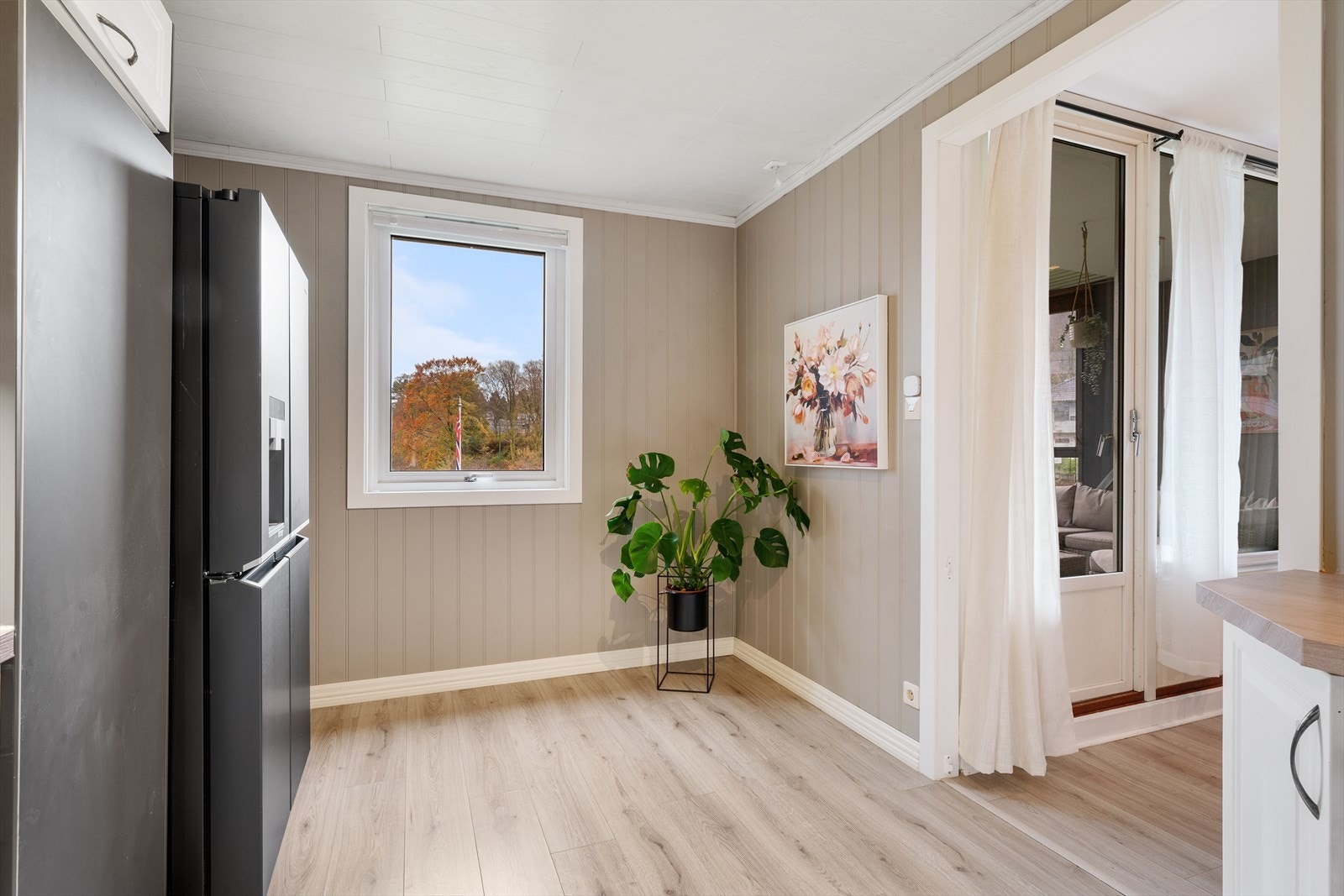 - Kjøkkenet er romslig og måler hele 12,1 m² - Galleribilde