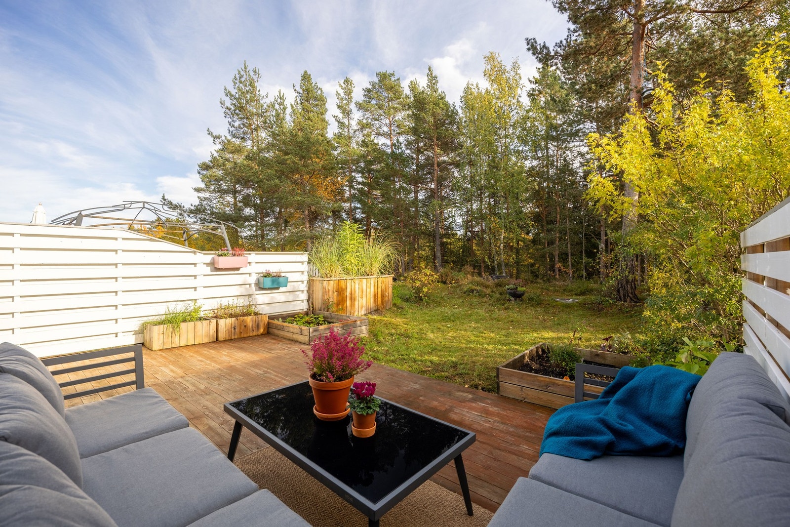 God plass til å innrede med både loungesett og sittegruppe. Galleribilde