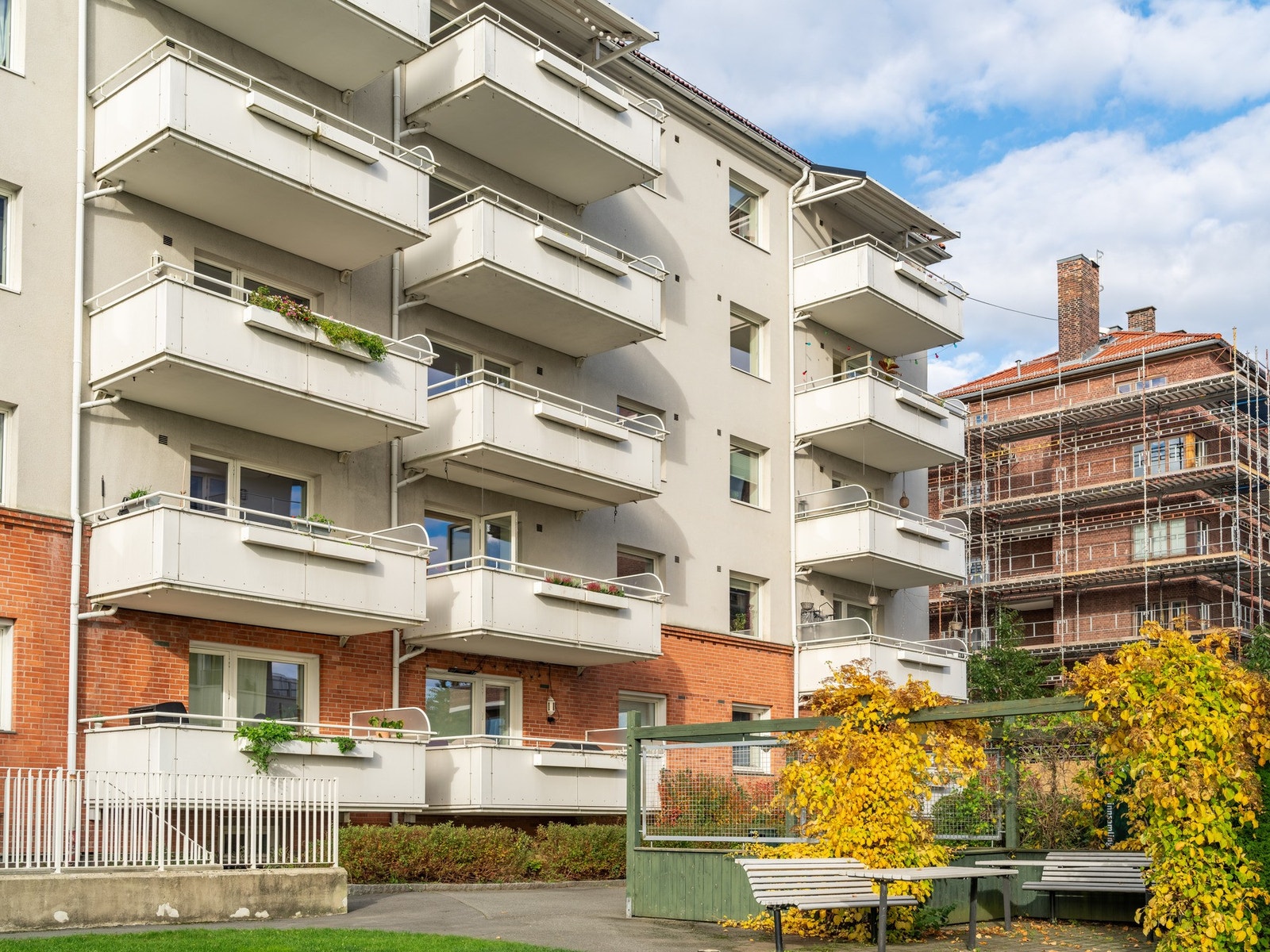Leiligheten ligget fint til mellom Bjølsen og Sagene. Borettslaget er veldrevet og består av 40 andeler. Galleribilde