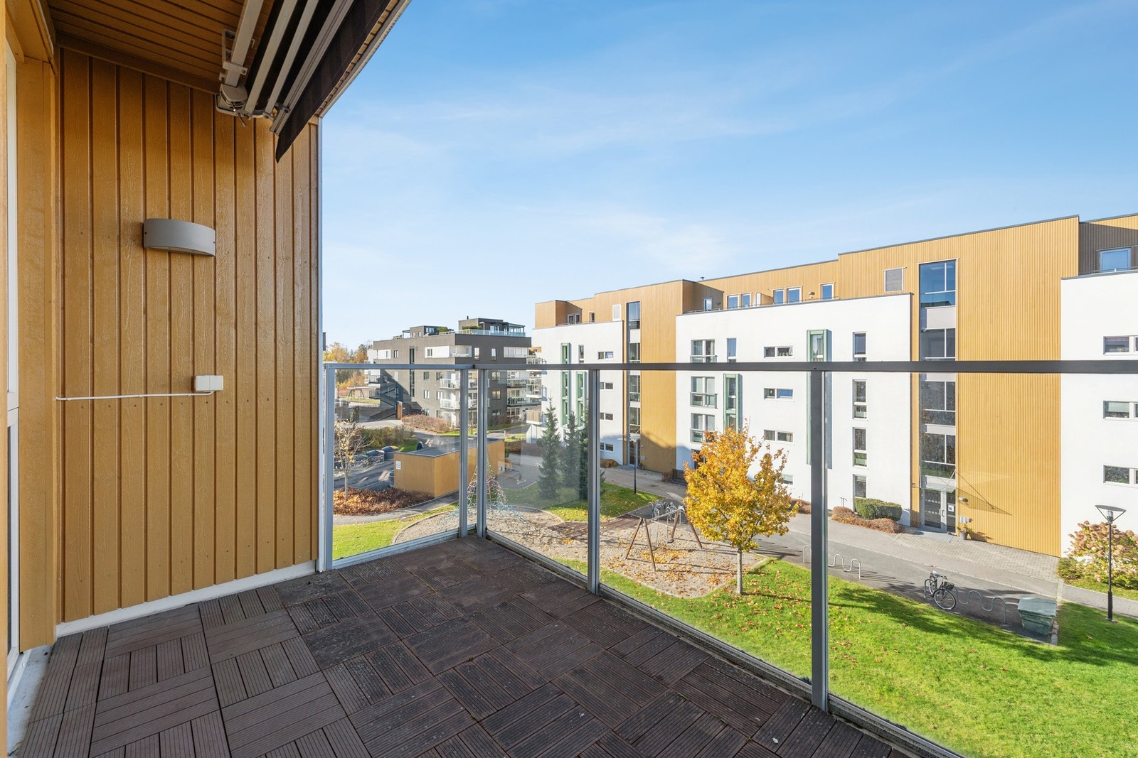 Flott balkong med god skjerming fra nærmeste naboer. Galleribilde