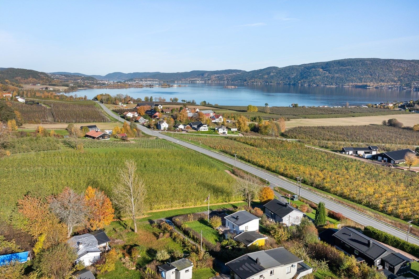 Det er kort vei til Svelvik sentrum Galleribilde