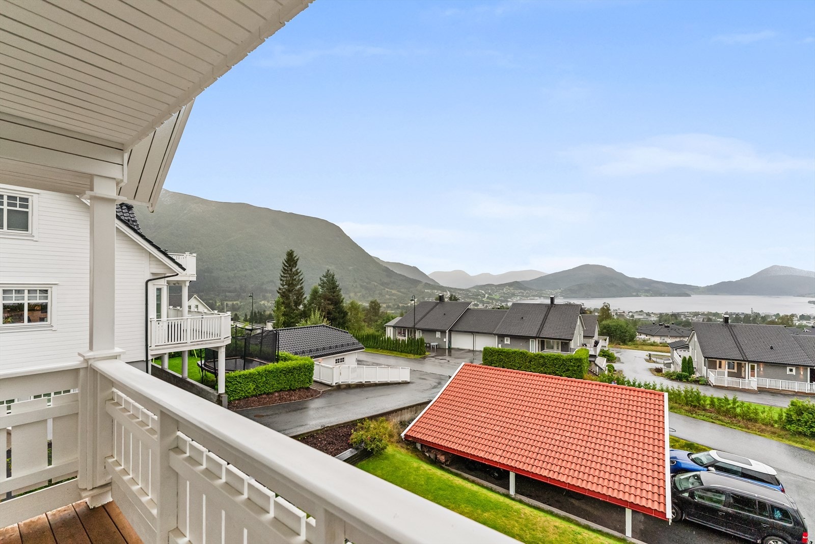 Flott utsikt frå veranda Galleribilde