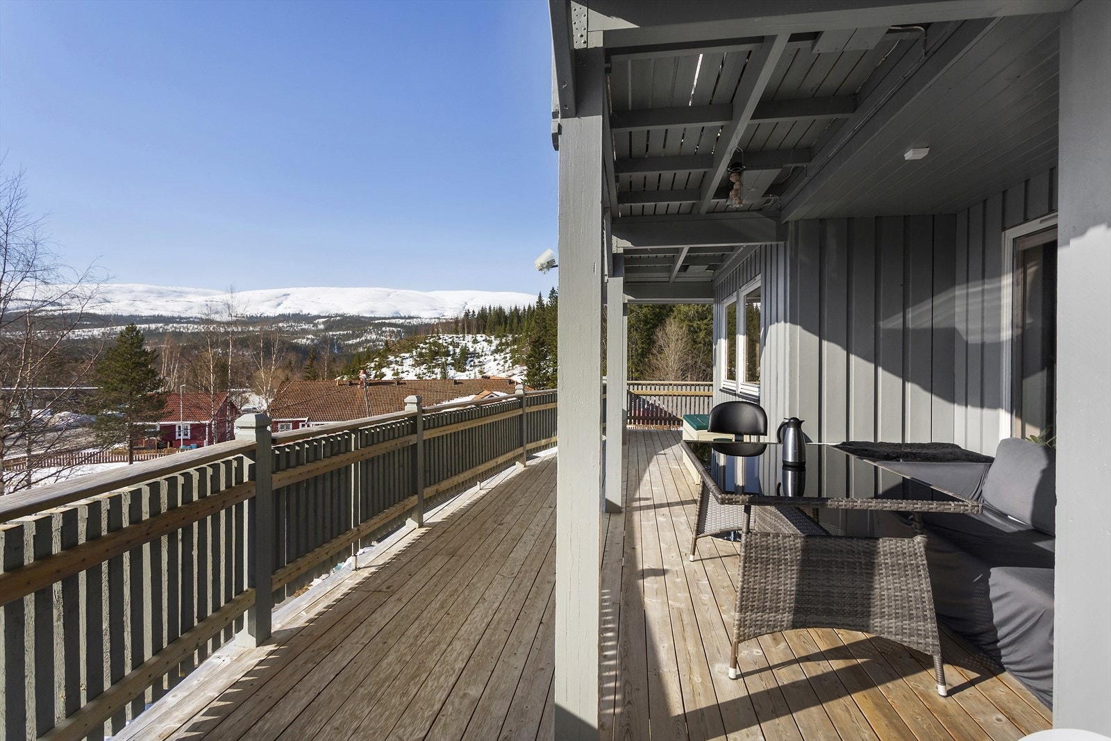 Terrasse. Virkelig fint her på varme sommerdager. Galleribilde