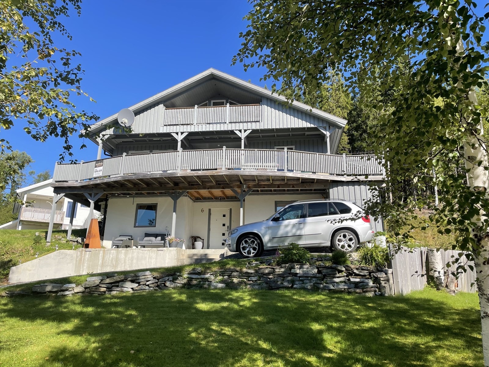 Velkommen til Konvallvegen 6. En innholdsrik bolig med dobbel garasje på Trofors. Galleribilde