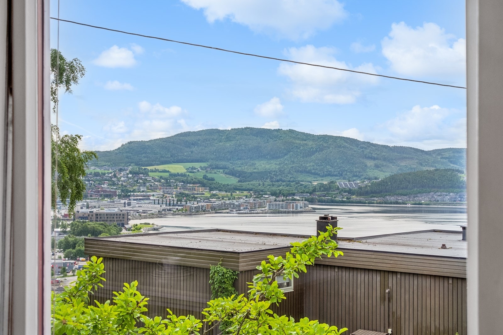 Fra stuen har man flott utsikt. Galleribilde