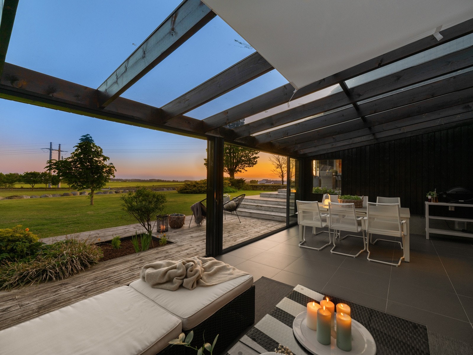 En unik landlig perle med flott utsikt og gjennomført kvalitet. Galleribilde