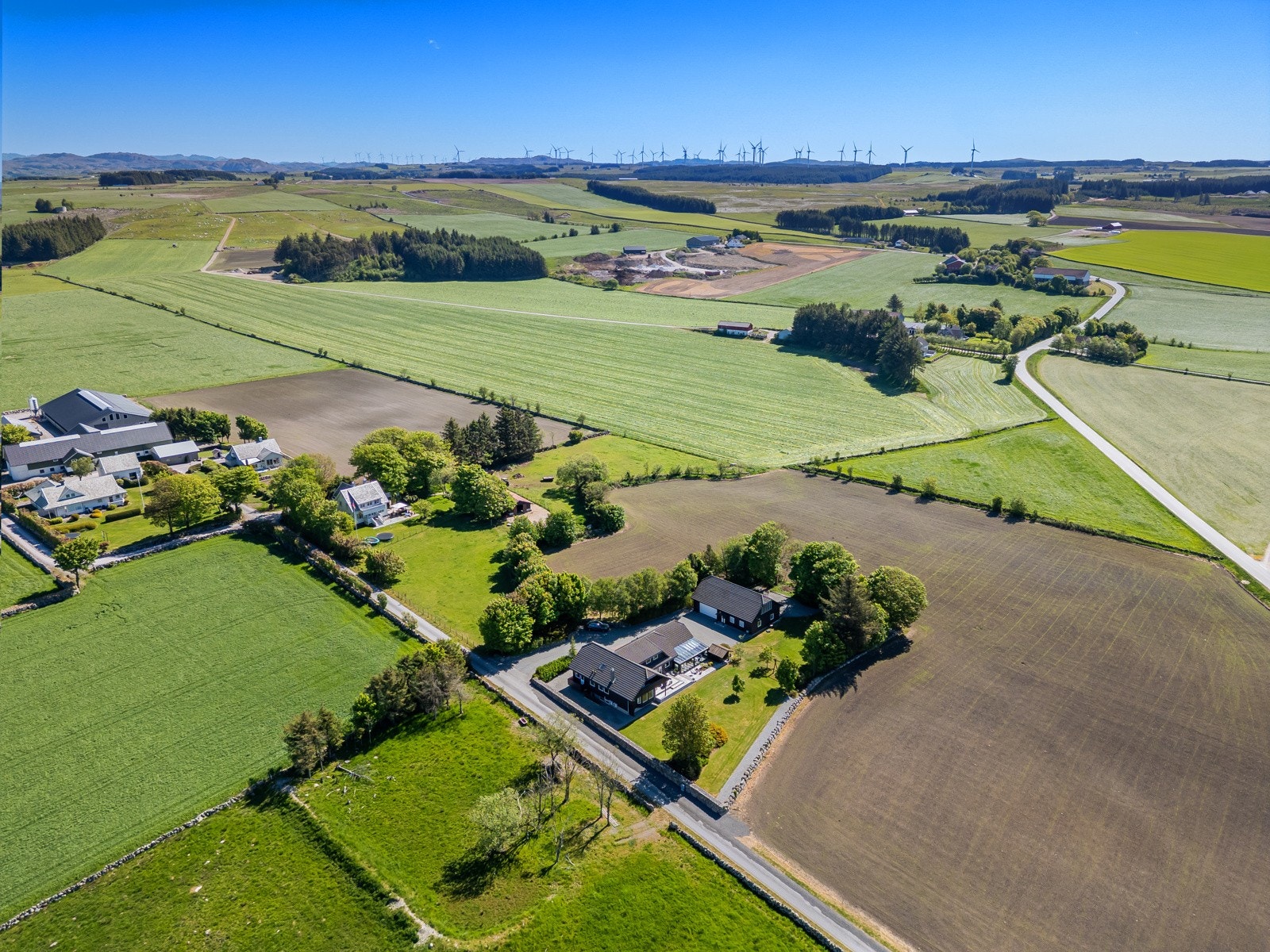 Nærbø idrettslag har tilbud innen fotball, håndball, innebandy og ishockey. Galleribilde