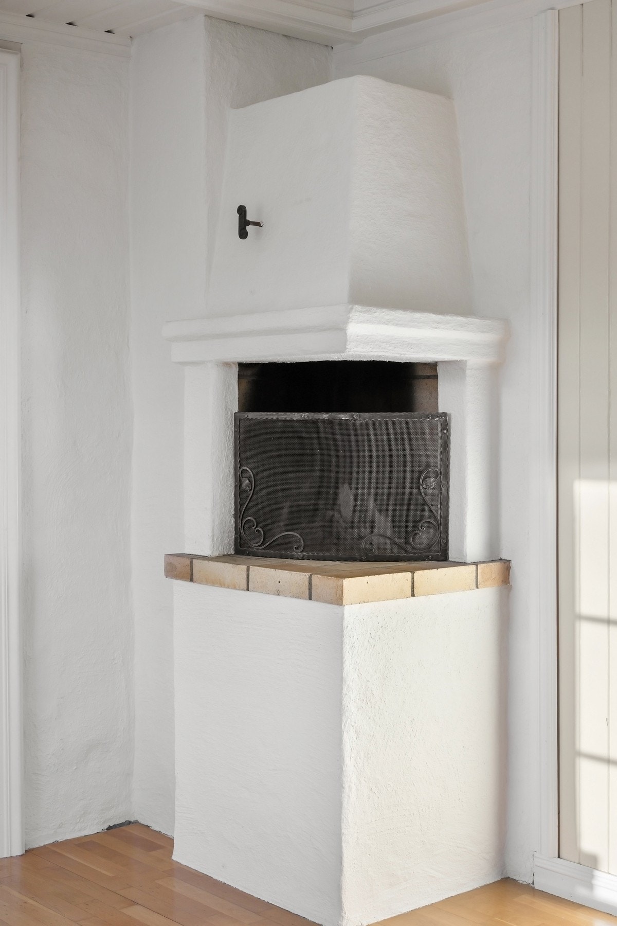 Peis i stuen Galleribilde