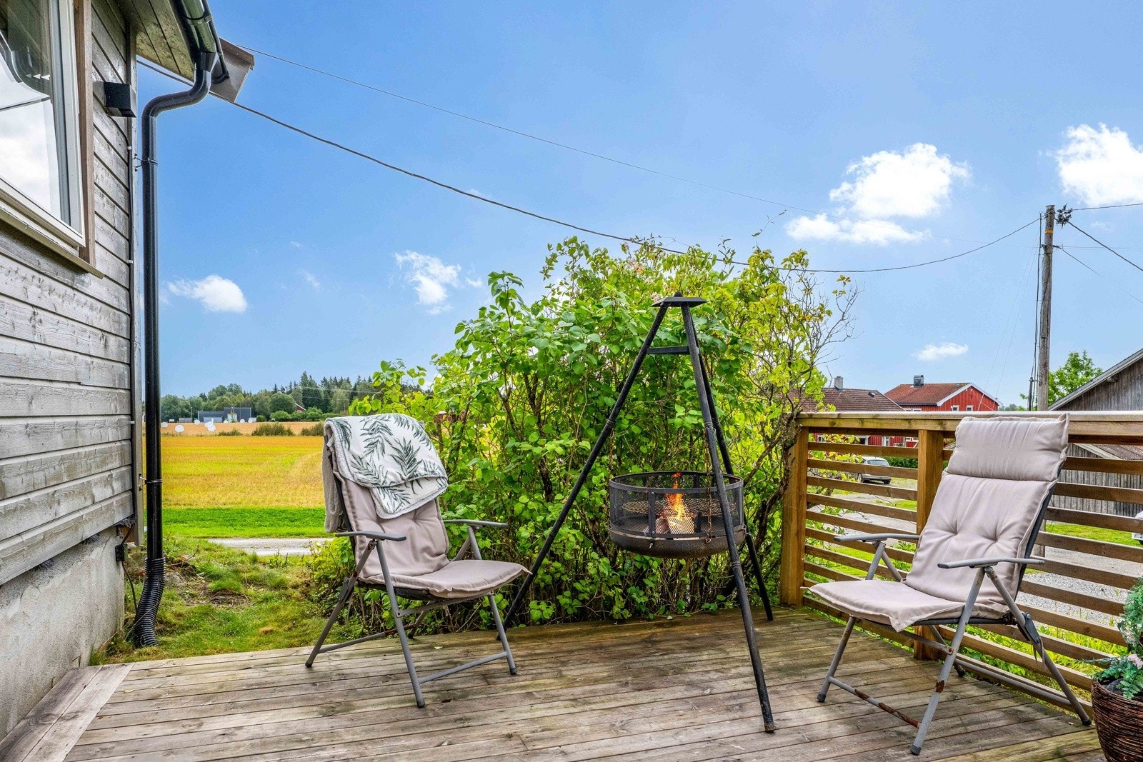 Perfekt sted for rolige sommerkvelder, hvor du kan slappe av og nyte utelivet i fred og ro. Galleribilde