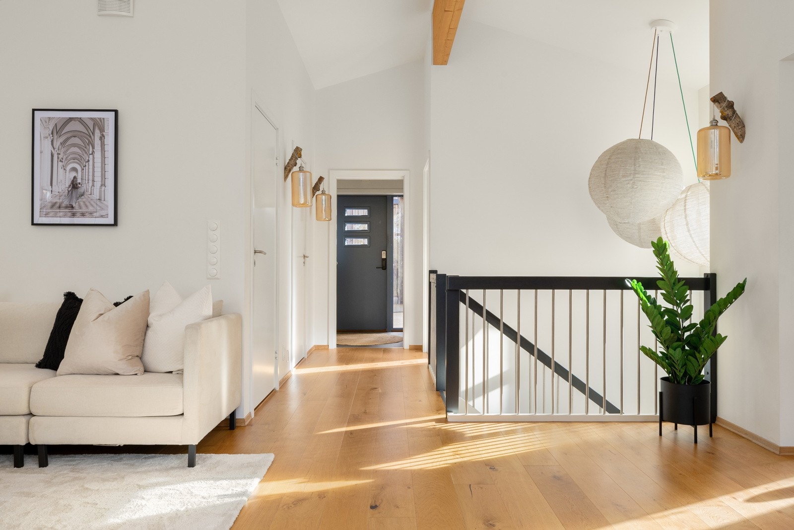 Stue med svært god takhøyde Galleribilde