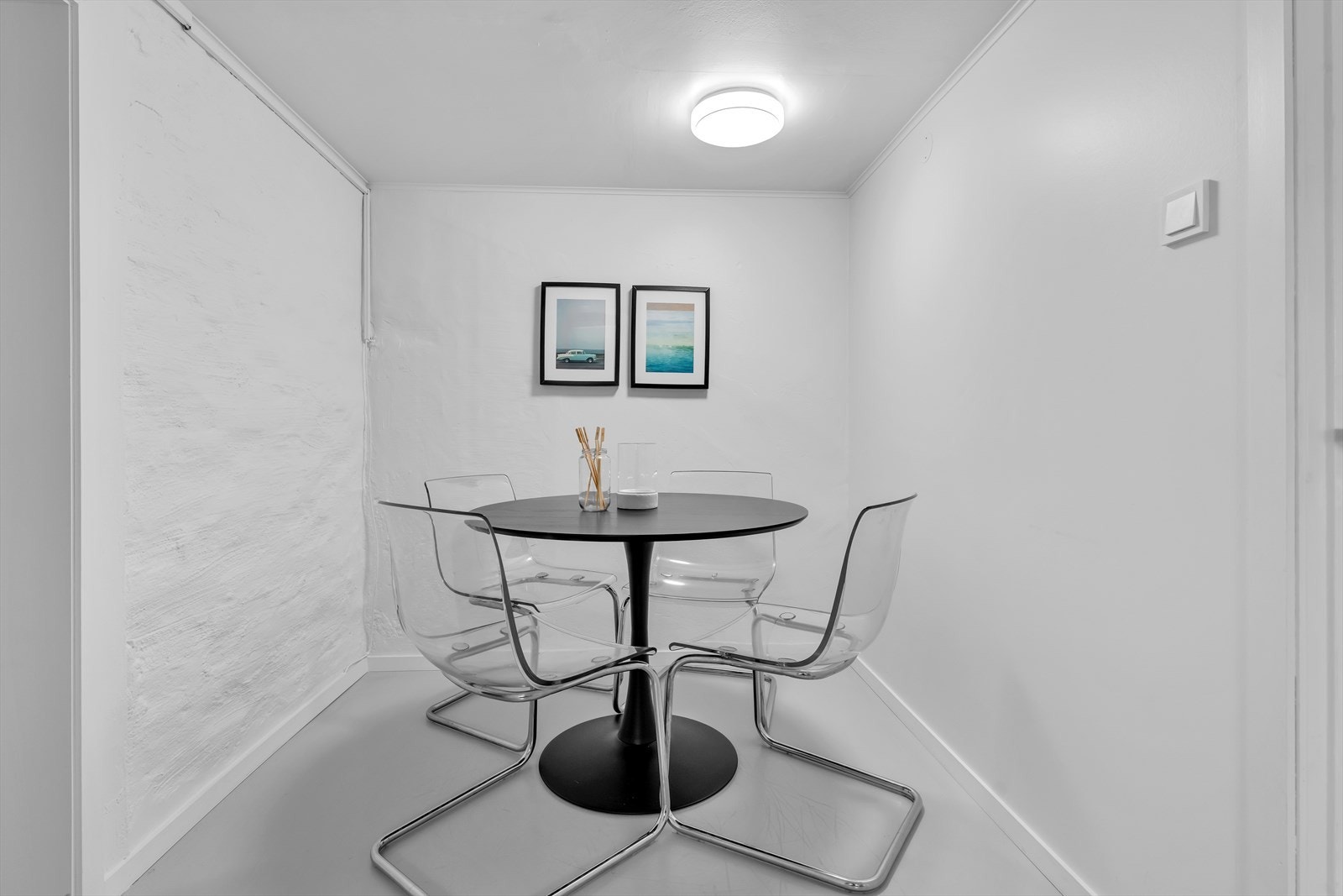 Kjelleren har flere innredede rom. Rommene er ikke bruksendret og dermed ikke godkjent som rom for varig opphold Galleribilde