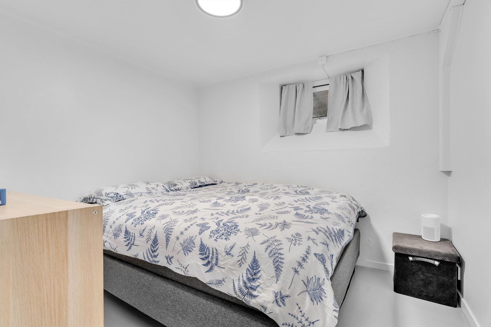 Kjelleren har flere innredede rom. Rommene er ikke bruksendret og dermed ikke godkjent som rom for varig opphold Galleribilde