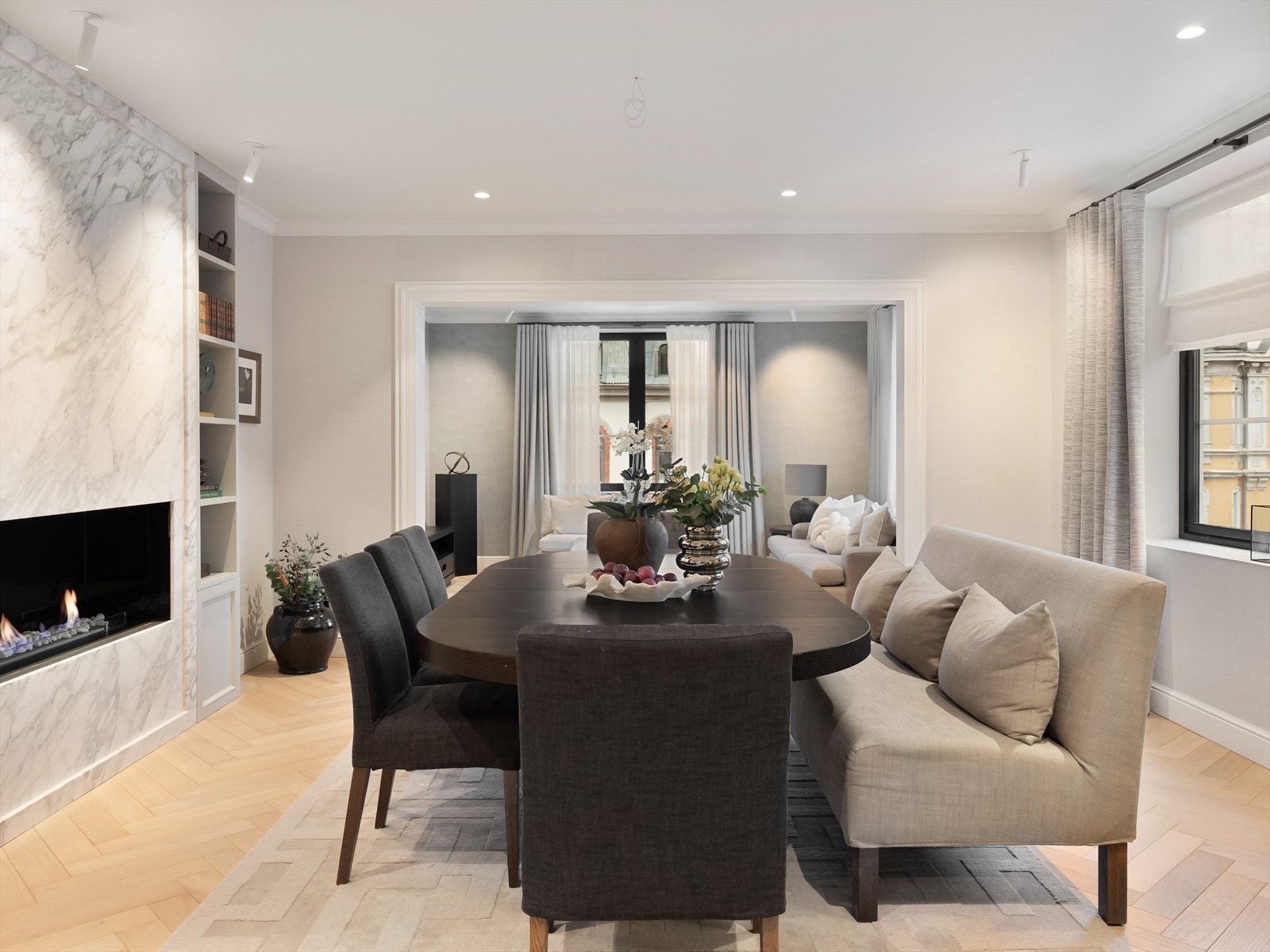 Takhøyden er målt til ca. 2,63 meter i spisestuen. Galleribilde