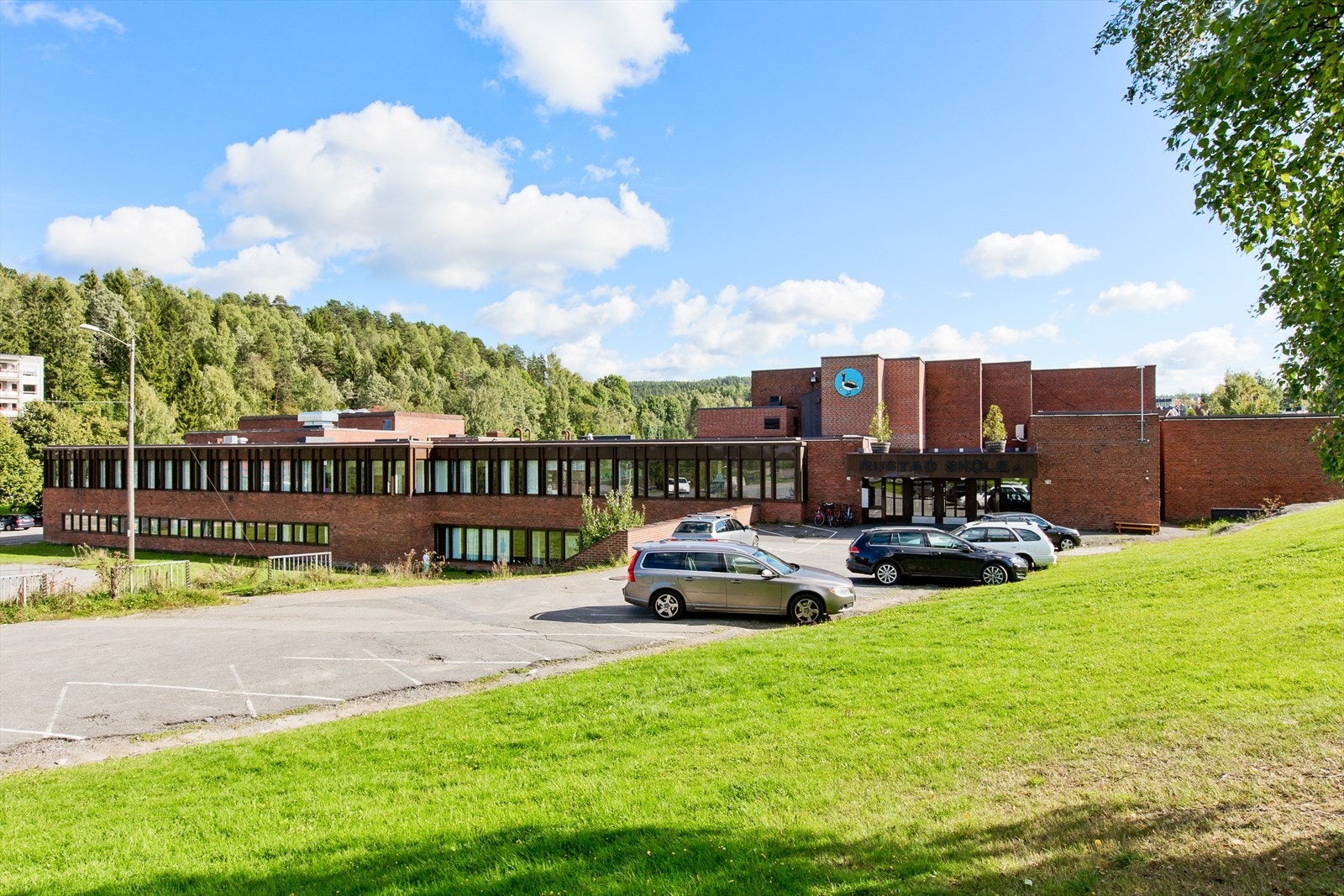 Rustad skole. Galleribilde