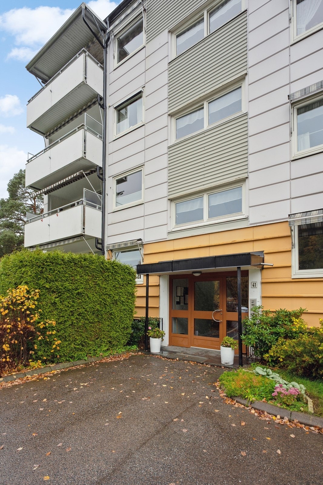 Et hyggelig, felles inngangsparti ønsker deg velkommen. Galleribilde