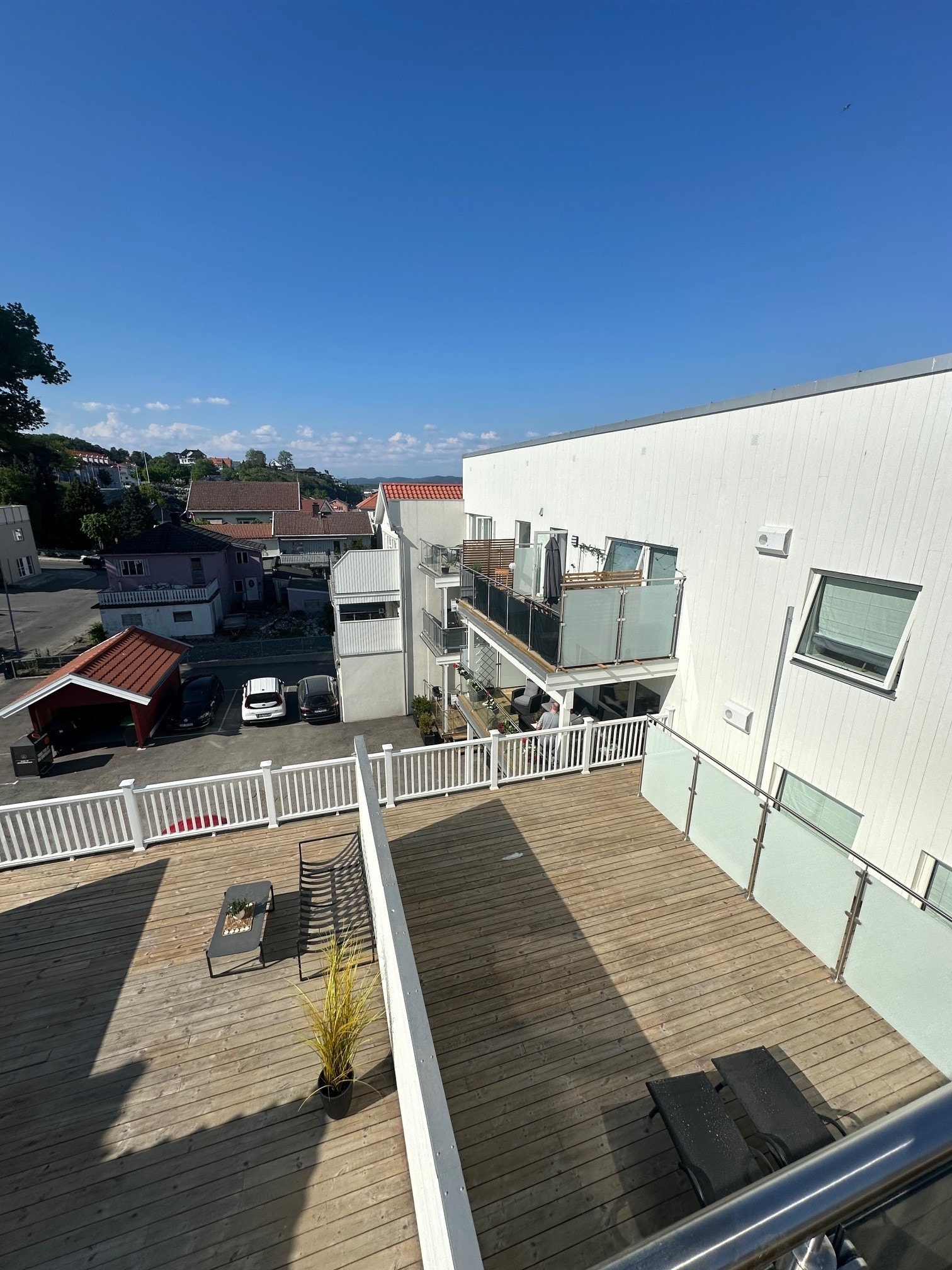 Terrassen til høyre er privat for leiligheten. Galleribilde