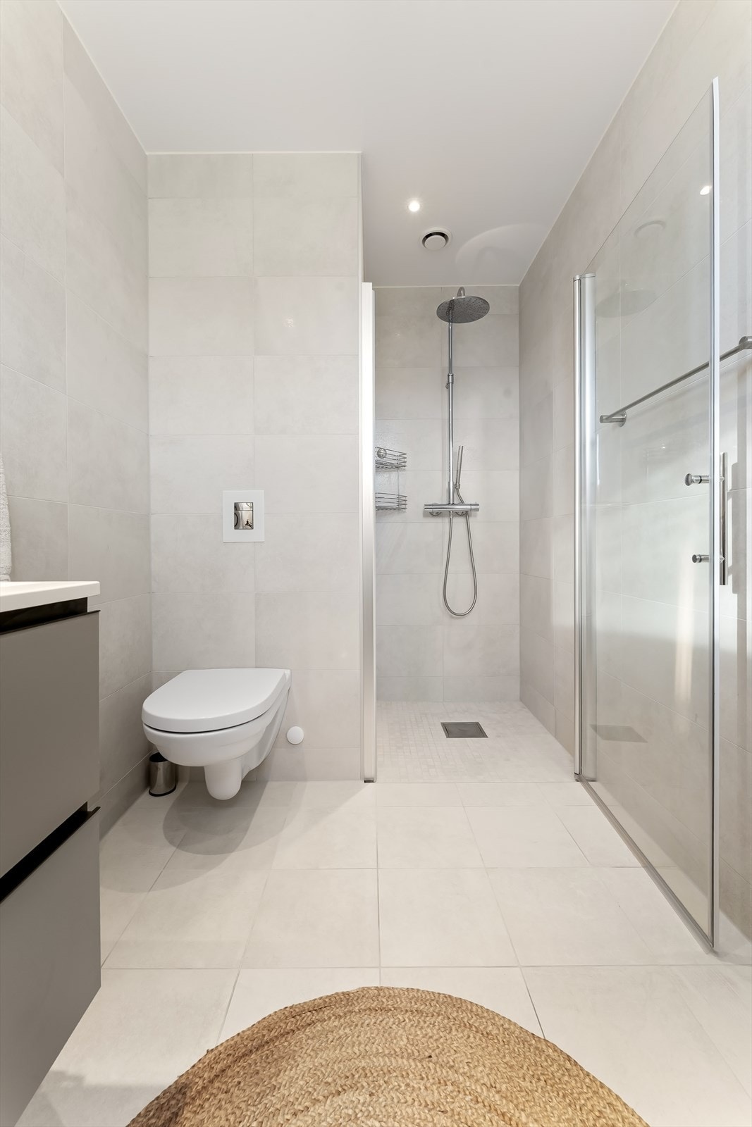 Dusjnisje med glassdør Galleribilde