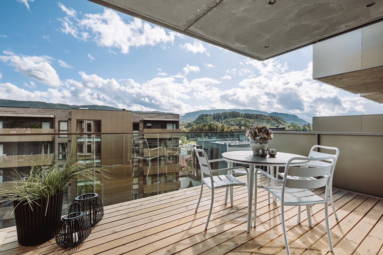 Fra balkongene er det flott utsikt Galleribilde