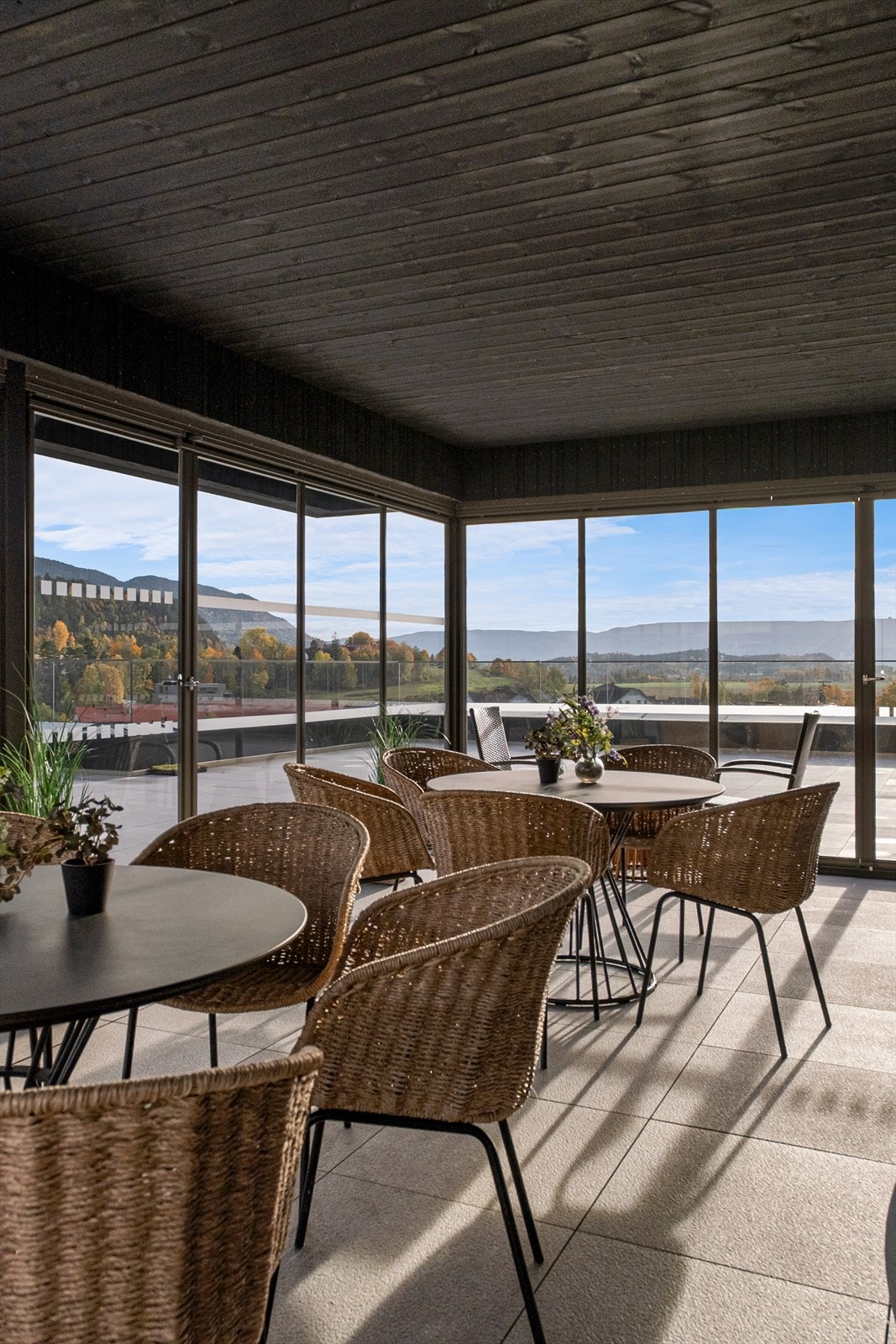 Sameiet har fantastiske fellesområder - den felles takterrasse er lagt helt i front med både sitteplass ut og inne Galleribilde