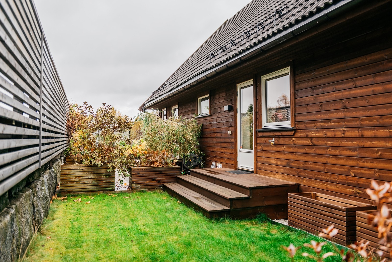 Hagen utenfor kjøkken Galleribilde