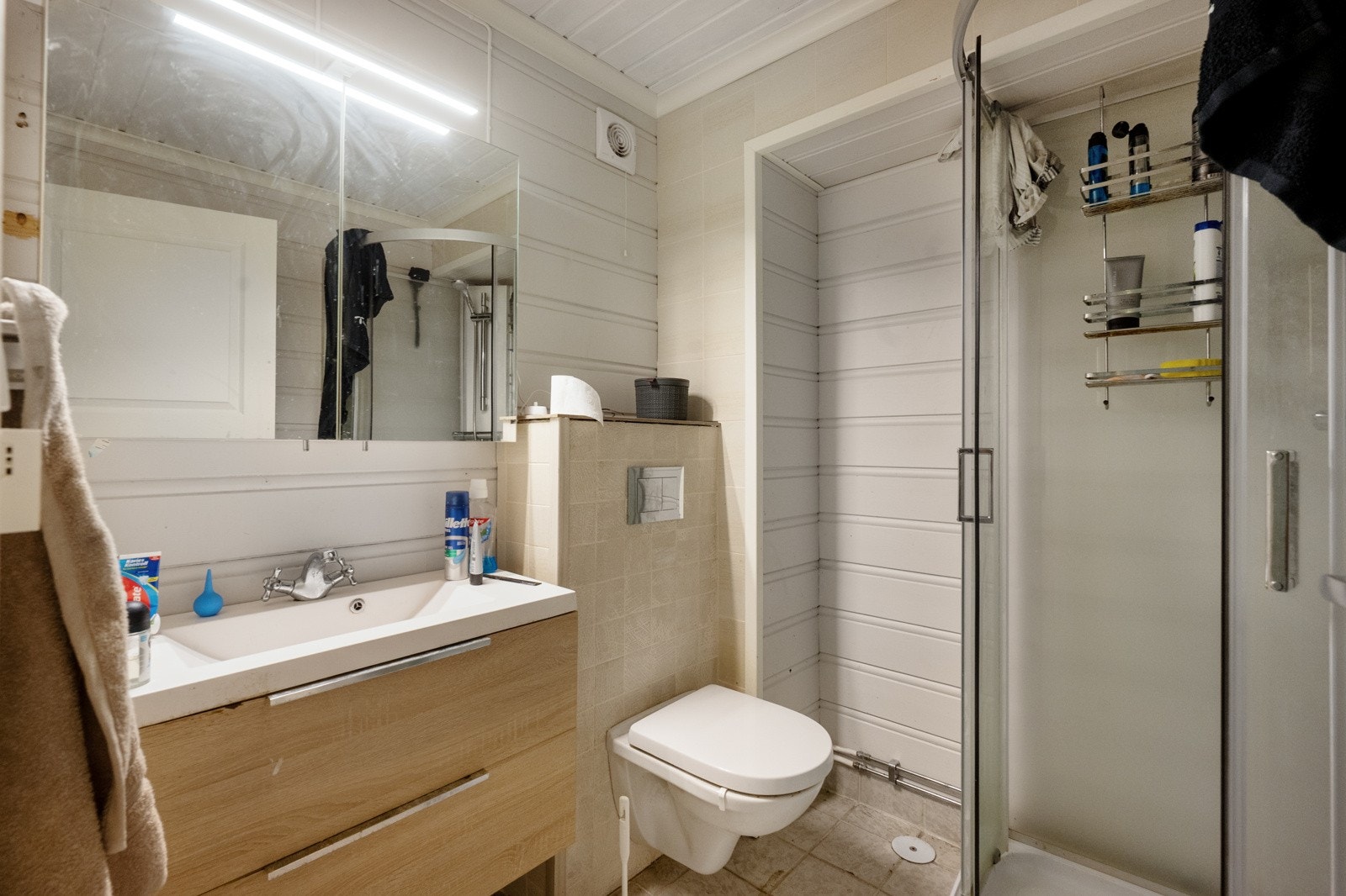 Bad i sokkeletasje Galleribilde