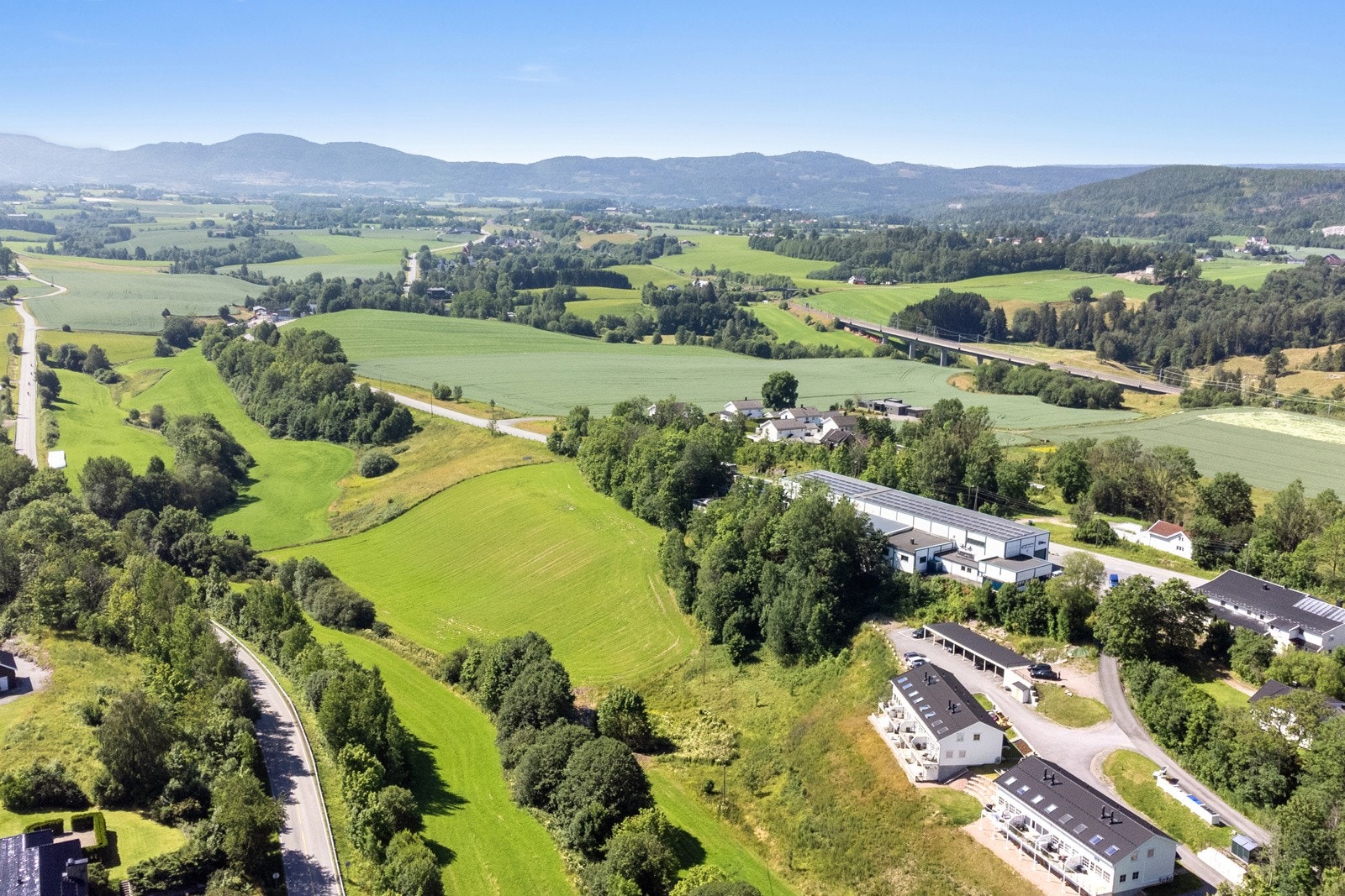 Området har fine turmuligheter sommer og vinter. Galleribilde