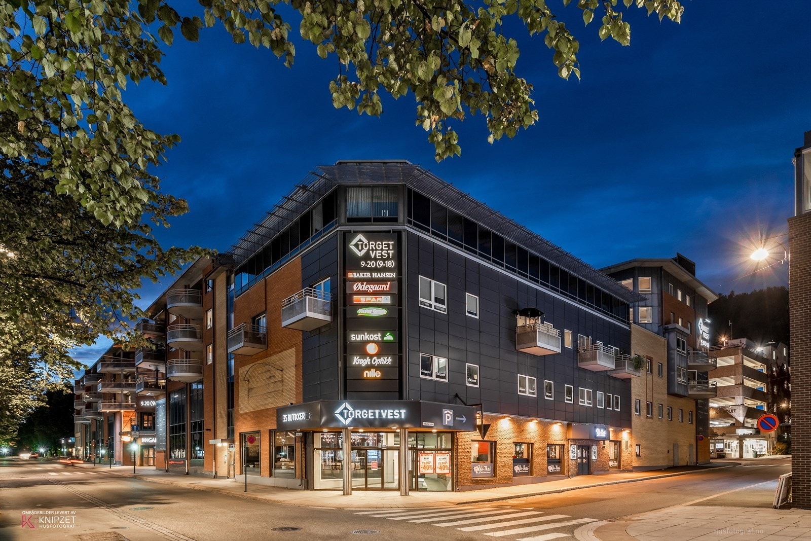 I umiddelbar nærhet på Bragernes finner du et bredt utvalg av butikker og servicetilbud som dekker alle daglige behov. Galleribilde