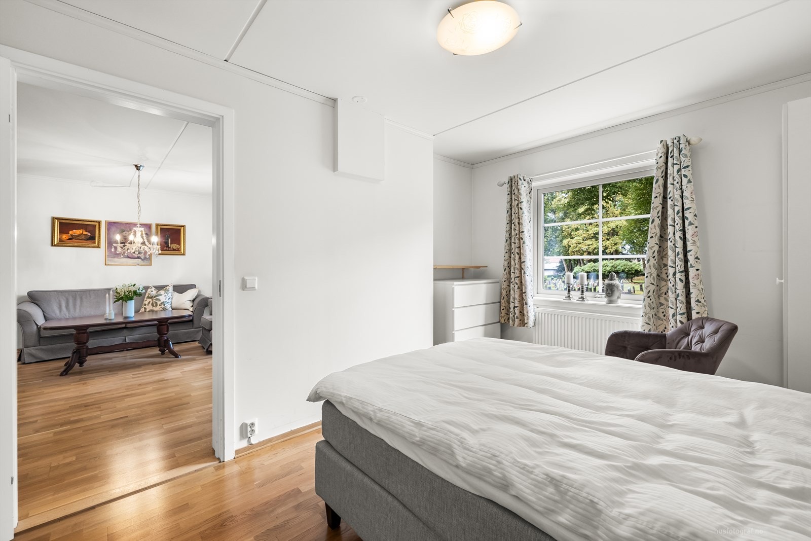 Her er det plass til en praktisk kommode til oppbevaring. Galleribilde