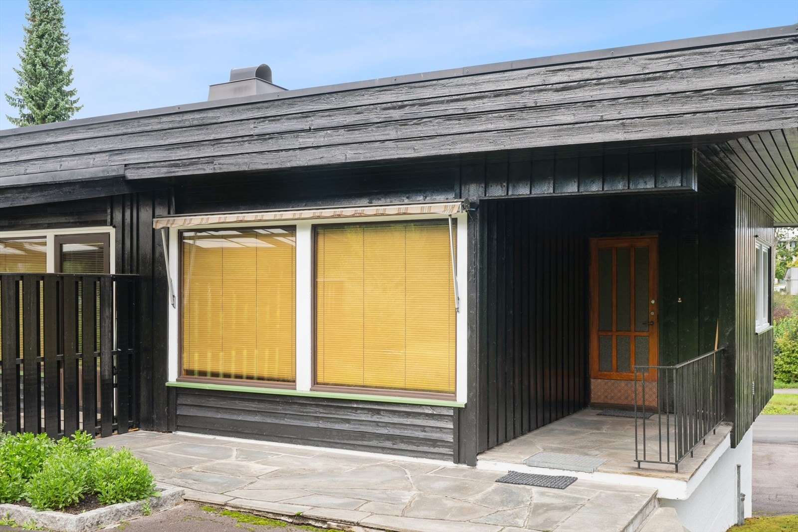 Terrasse og utgang oppe. Galleribilde