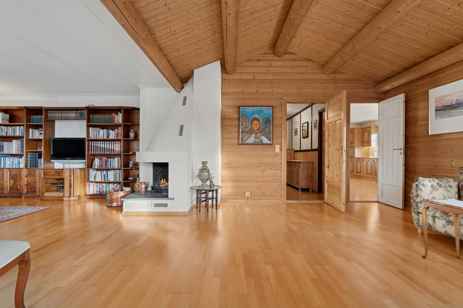 Ekstra takhøyde skaper en utvilsomt god romfølelse. Galleribilde