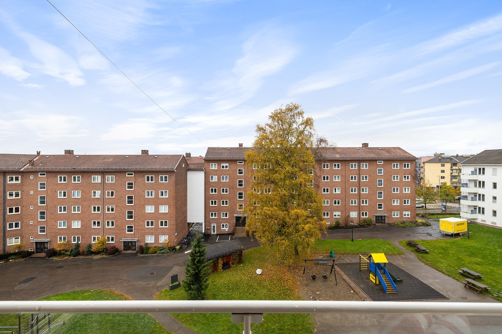 Det er hyggelig utsyn mot borettslagets grøntområder. Galleribilde