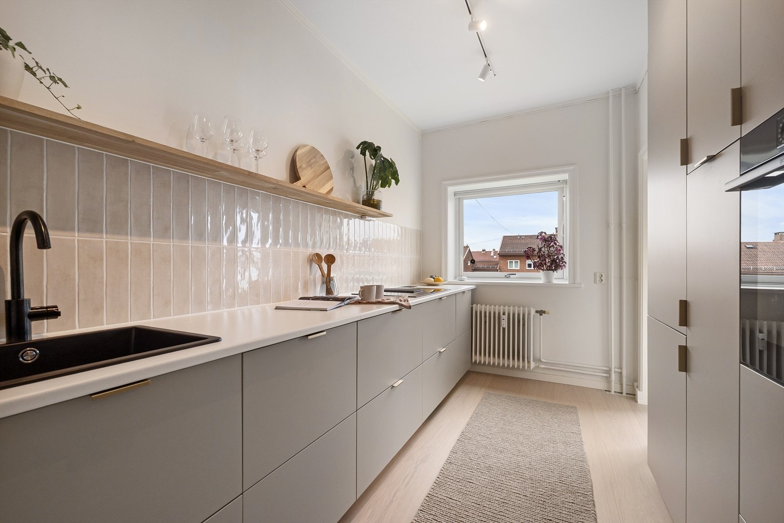 Moderne, strøken og romslig 3-roms med tilbaketrukket beliggenhet ved Ola Narr. Galleribilde