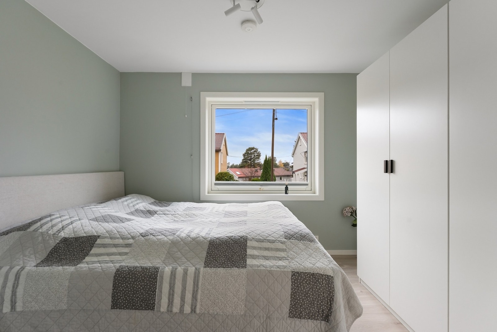 Nåærende eier benytter dette som hovedsoverom Galleribilde