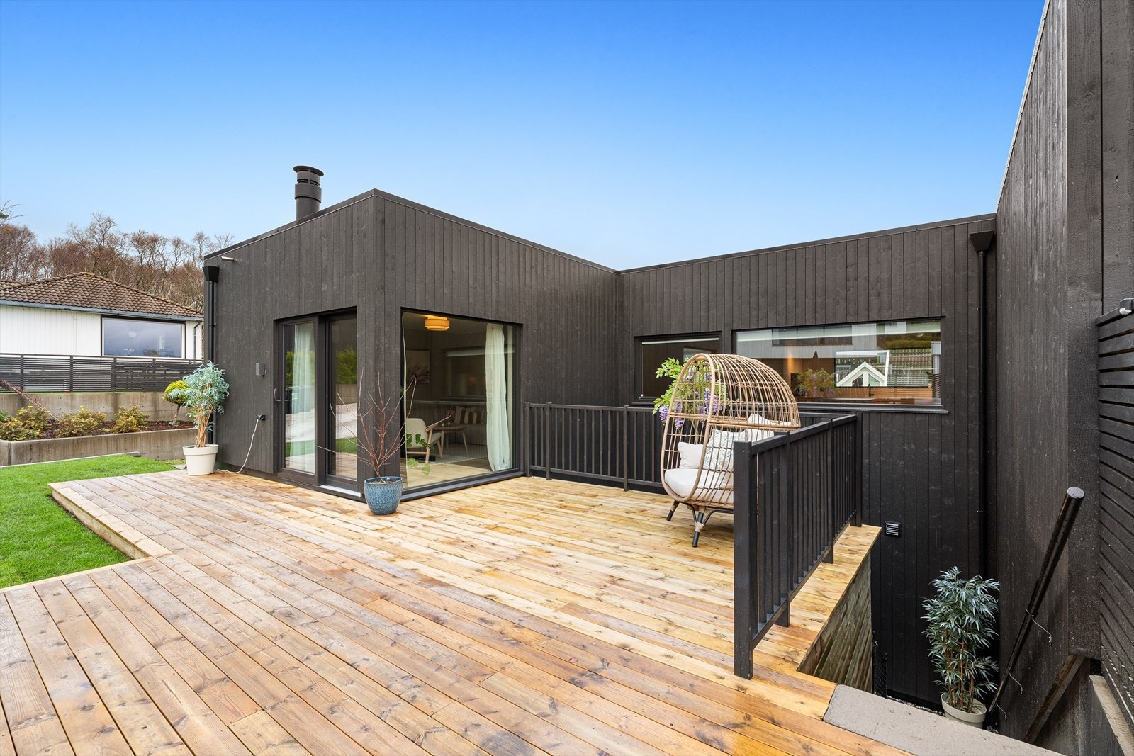 Stor terrasse på ca. 45 kvm med gode solforhold Galleribilde