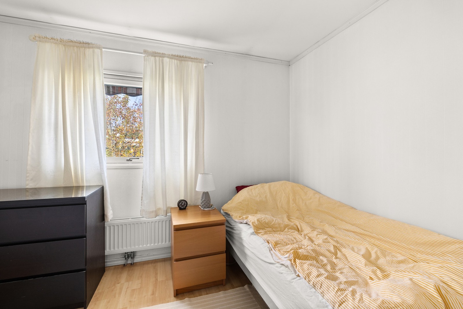 Alle rommene har god plass til seng med tilhørende møblement Galleribilde