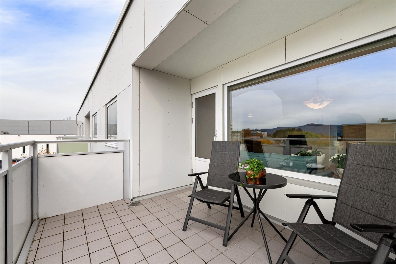 På balkongen er man høyt og fritt uten innsyn. Galleribilde