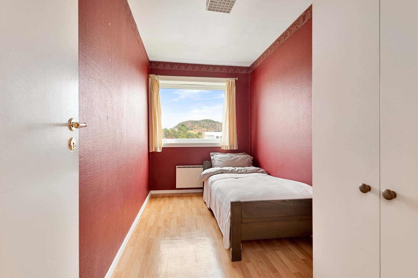 Soverom 2 ligger vegg i vegg med hovedsoverom. Galleribilde