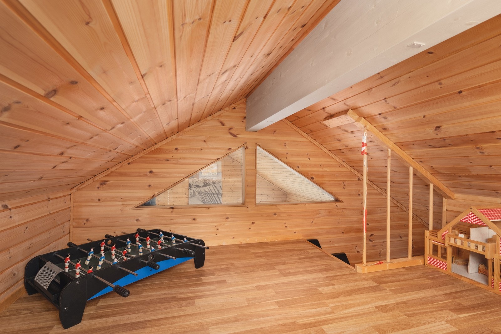 Kjekk hems for ungene Galleribilde