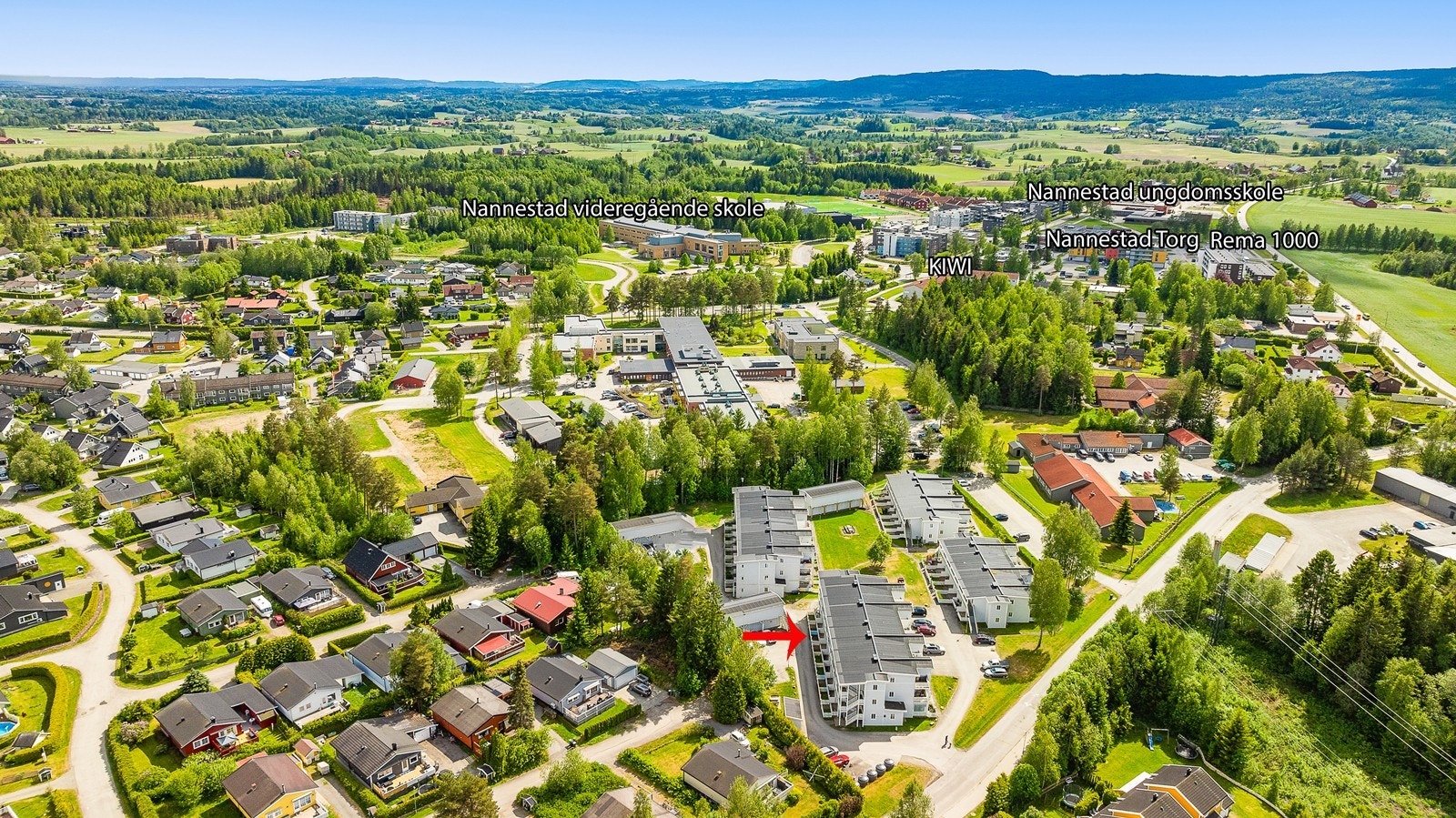 Velkommen inn til Prestmosvegen 17H! Eiendomsmegler Krogsveen V/Andreas Christophersen har gleden av å presentere denne 3-roms leiligheten på Nannestad Galleribilde