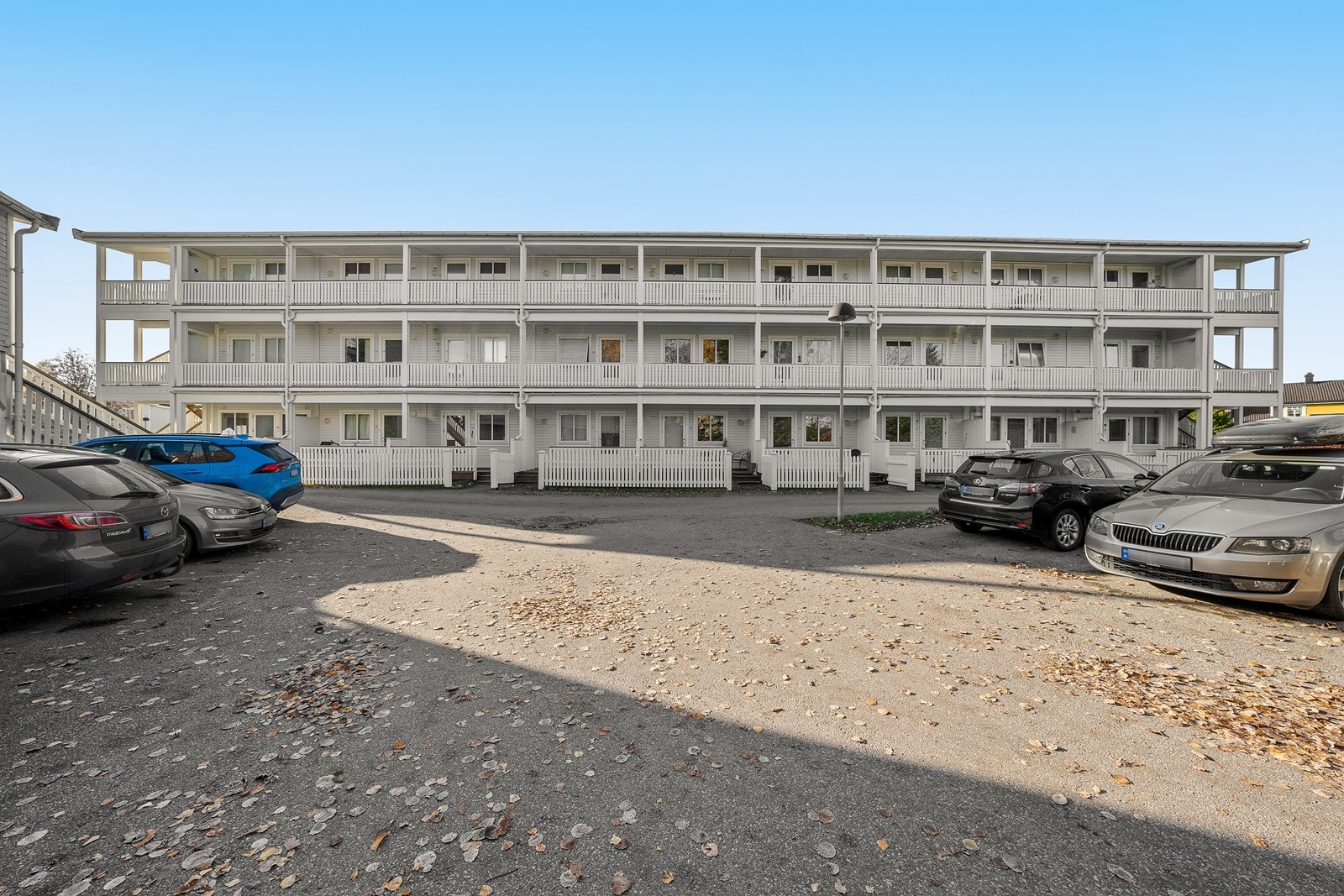 Det er nok av parkeringsplasser på sameiets tomt Galleribilde