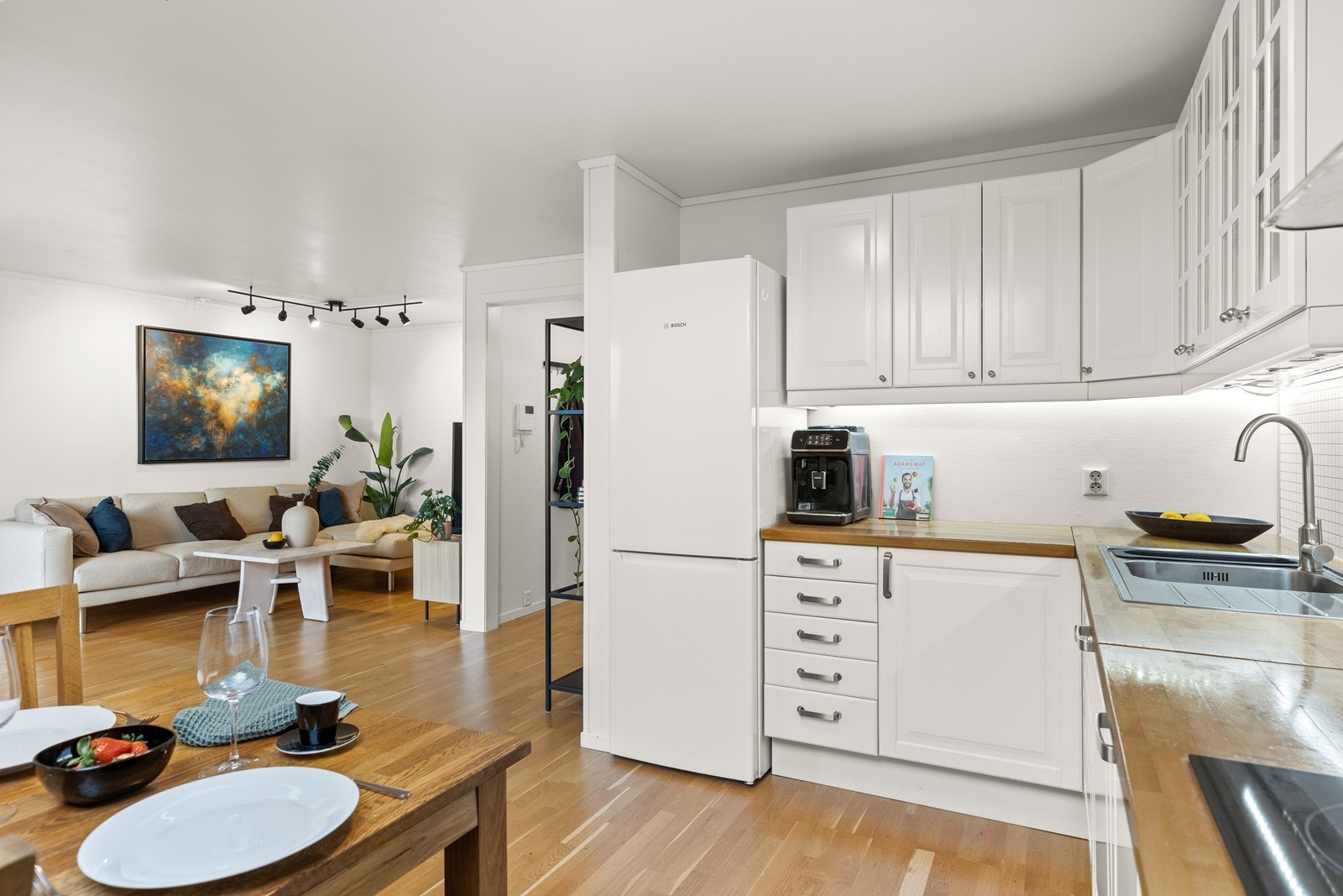 Velkommen til Arne Stangebyes gate 13B - Pen 2-roms leilighet med garasjeplass i hjerte av Fredrikstad sentrum! Galleribilde