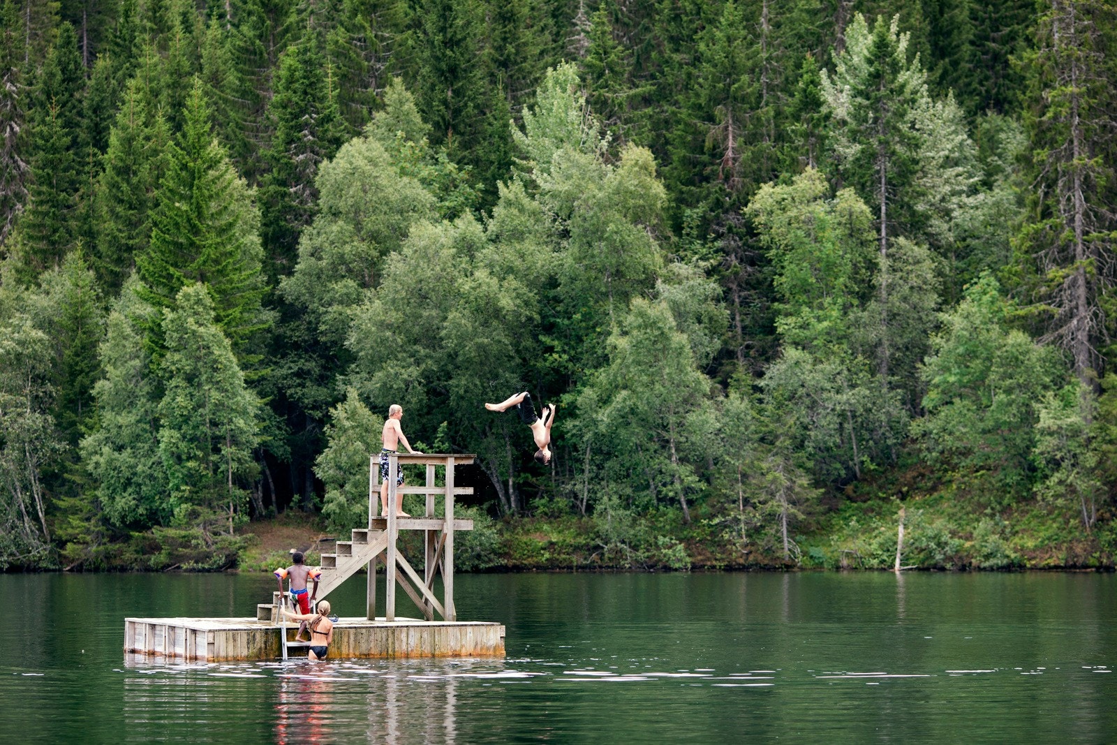 Fra boligfeltet er det mange flotte turstier innover marka i retning Estenstadhytta og Estenstad- og Tømmerholtdammen. Herlige joggeløyper på sommerstid og opptråkkede skiløyper på vinteren. Galleribilde