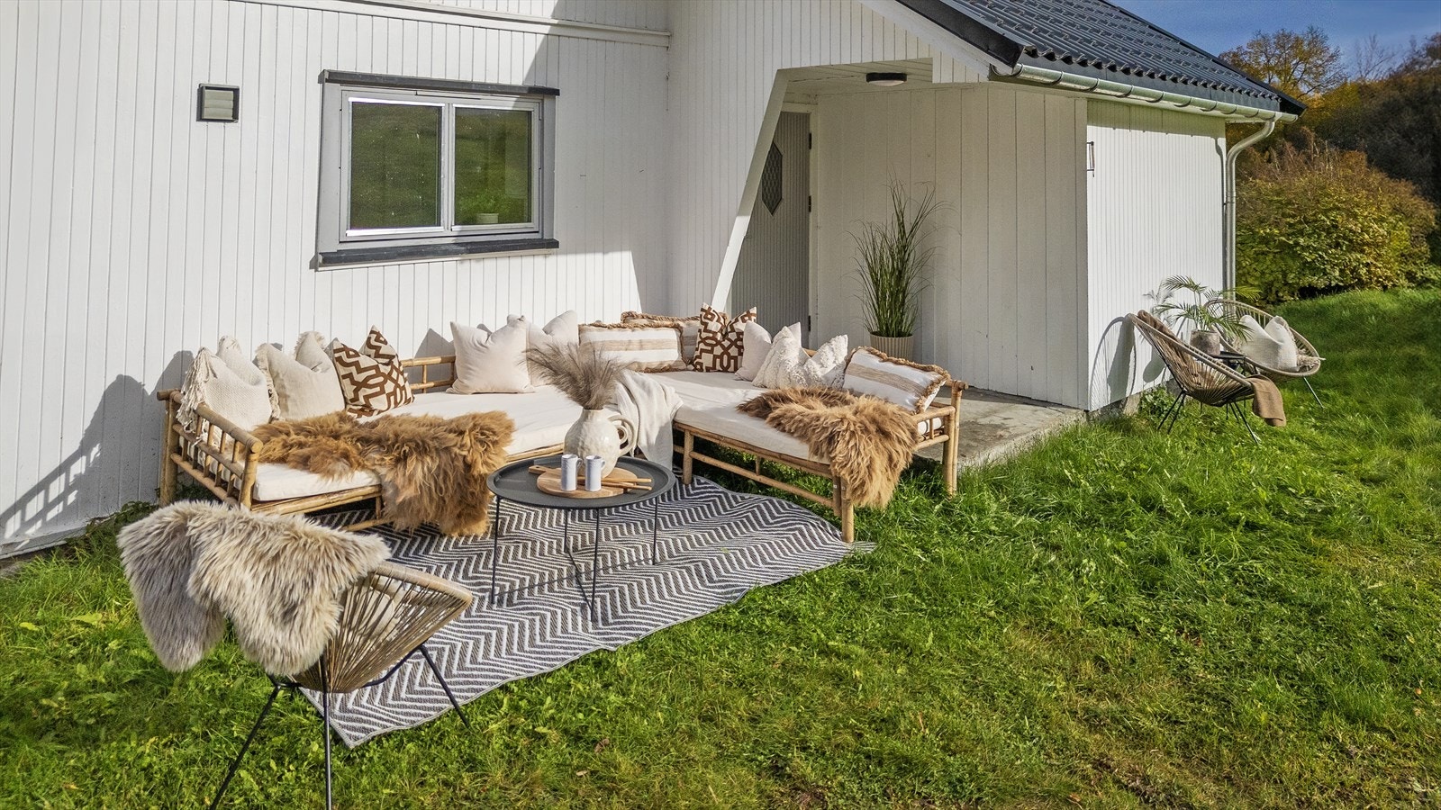 Nyte solrike dager. Galleribilde